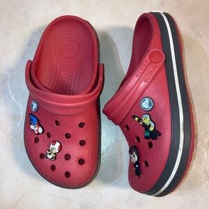 Crocs Slip On in Red Unisex in size M4/W6